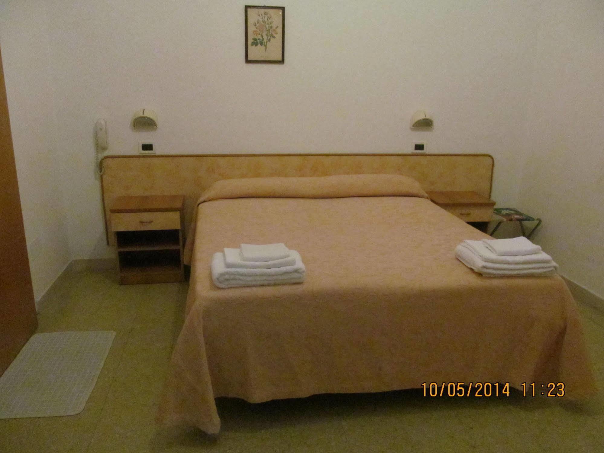 Hotel Edward Bellaria-Igea Marina Exterior foto
